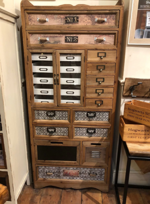 Laci-laci Gaya Vintage untuk Penyimpanan